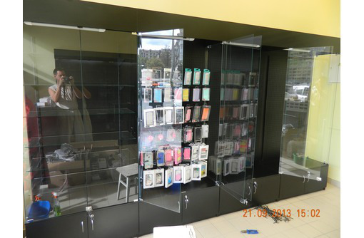 Торговое оборудование ,витрины из стекла,лдсп,алюминиевого профиля - Услуги в Севастополе