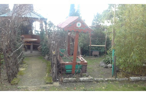 Продается дом с участком в живописном месте города Алупки - Дома в Алупке