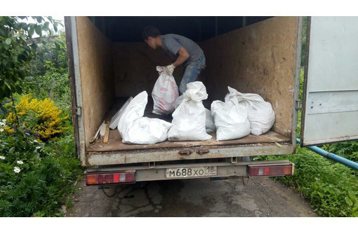 Вывоз мусора, уборка чердкав подвалов,  мебель ветошь,строительный бытовой хлам - Грузовые перевозки в Севастополе