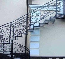 Проектирование, производство и монтаж лестниц из бетона, заливной крошки, дерева, металла - Лестницы в Феодосии