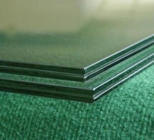 Триплекс является специальным многослойным стеклом - Прочие строительные материалы в Симферополе