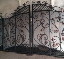 Изготовление и установка ворот, металлических дверей, заборов, навесов - Заборы, ворота в Крыму