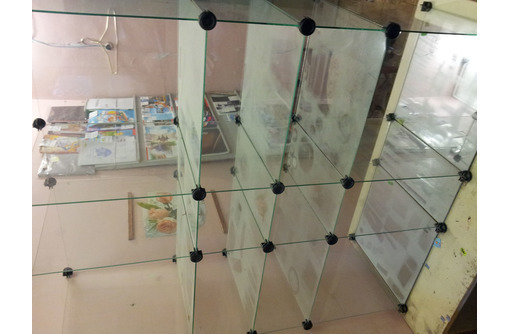 Витрина стеклянная ( кубы ) с зеркалами - Продажа в Севастополе