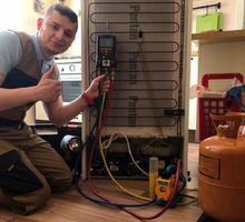Требуется мастер по ремонту холодильников - Сервис и быт / домашний персонал в Крыму