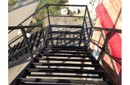 ​Изготовим и смонтируем гаражи, ворота, навесы, лестницы, ангары , ёмкости и баки - Металлические конструкции в Севастополе