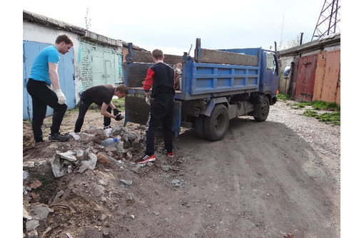 Вывоз строительного мусора, веток, хлама, старой мебели, с погрузкой и без - Вывоз мусора в Севастополе