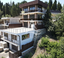 Продается дом 350м² на участке - Дома в Алуште