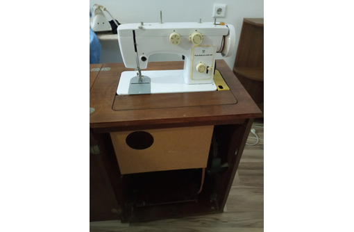 Продам швейную машину Чайка 142М - Прочая электроника и техника в Севастополе