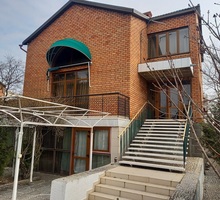 Продается 3-х этажный дом 314 м.кв. возле моря в п. Любимовка, ул. Федоровская 26А - Дома в Севастополе