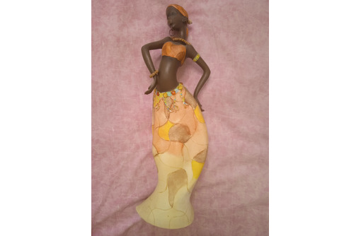 Керамическая статуэтка африканская женщина - Антиквариат, коллекции в Севастополе