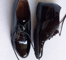 Туфли женские, лакированные, кожаные, со шнурками бу в отл. состоянии - Женская обувь в Крыму