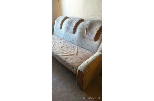 Диван и комод бу - Мебель для спальни в Севастополе