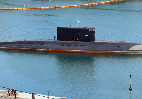 Безопасность Севастополя усилили подлодка и новый корабль