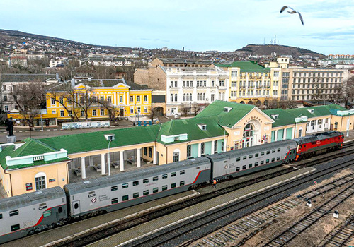 «Гранд Сервис Экспресс» запустил двухэтажный поезд в Крым «Москва — Феодосия»