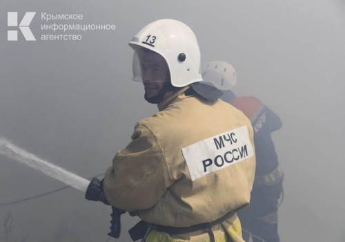 На трассе «Таврида» в Крыму после ДТП загорелась фура ВИДЕО