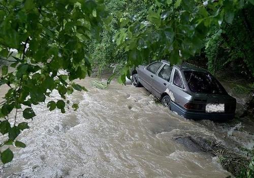 В Крыму за время дождей утонули 14 автомобилей