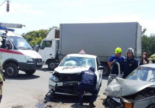 Шесть человек пострадали в ДТП с учебным авто в Евпатории