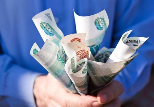 Сотрудница севастопольской налоговой пыталась оформить себе налоговый вычет на 650 тысяч рублей