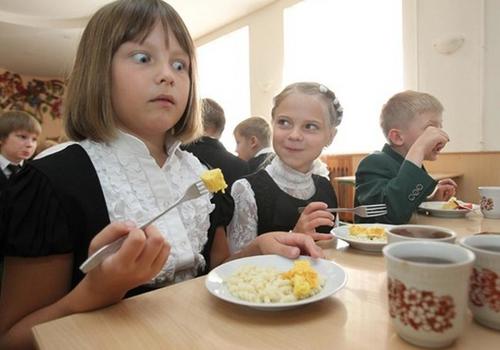 25% школьников Крыма назвала еду в столовых невкусной из-за остывших блюд