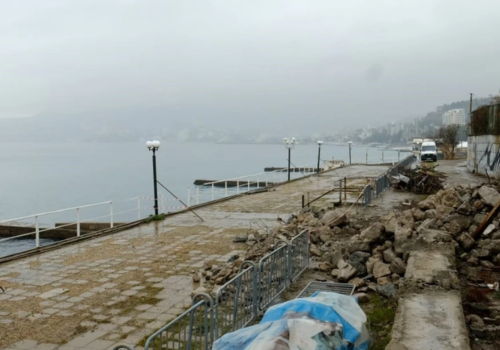 Заброшенный пляж бывшего пансионата «Донбасс» в Ялте преобразят за 400 млн рублей