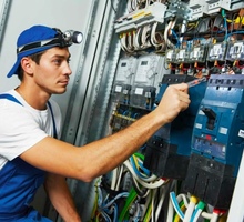 ​Электромонтер по ремонту и обслуживанию электрооборудования - Рабочие специальности, производство в Краснодаре