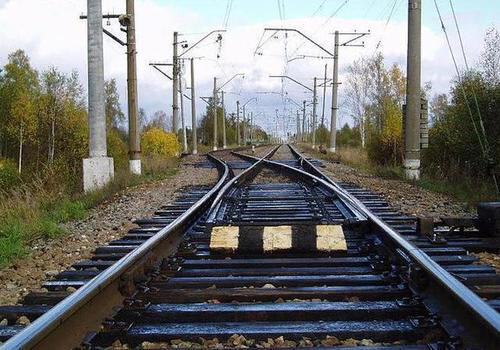 Пассажир поезда лишился денег и слухового аппарата в Горячем Ключе