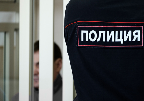 Житель Кропоткина оскорбил и ударил полицейского в Ростовской области
