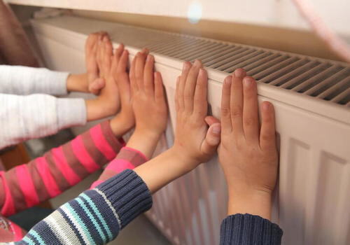 Без тепла: в Лабинске замерзают дети