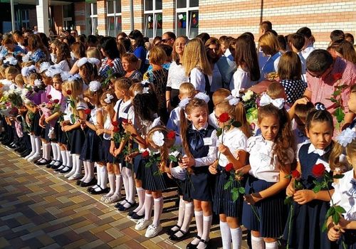 Праздничные линейки в кубанских школах впервые за два года откроют для родителей
