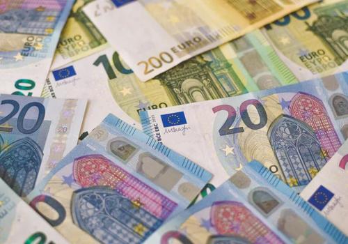 Центробанк отменил ограничения на продажу россиянам иностранной валюты – кроме долларов и евро