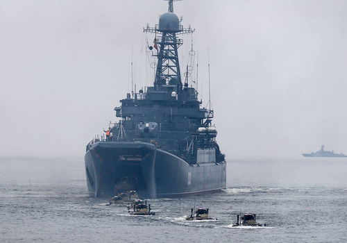 Крупнейшая группировка десантных кораблей действует в Черном море