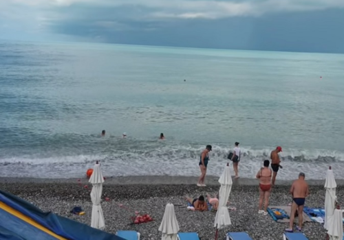 Почти как на Мальдивах: Черное море в Краснодарском крае окрасилось в бирюзовый цвет