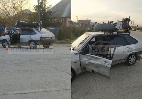 В Крымске мотоциклист влетел на крышу «девятки»